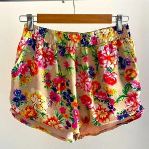 Blush floral shorts size small